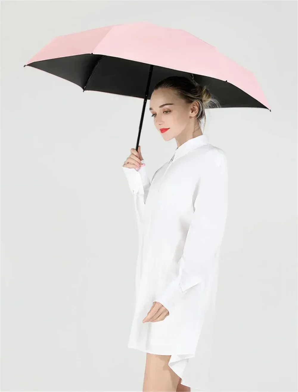 ☔ Lightweight & Compact Folding Travel Umbrella – Windproof, Rainproof & UV Protective with Capsule Storage! 🌦️✨
