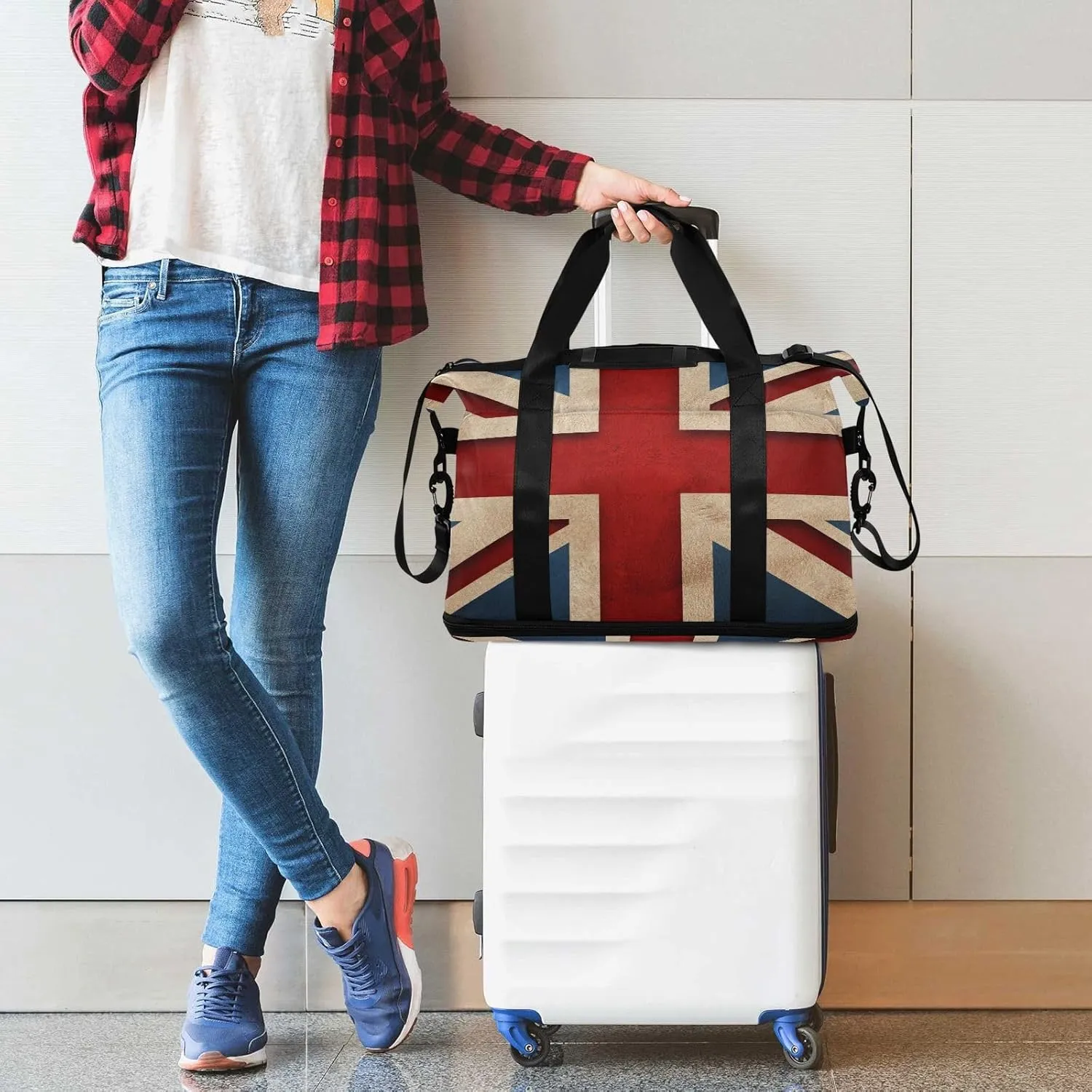 ALAZA British Flag Patriotic Travel Duffel Bag for Women Men Sports Gym Bag with Shoe Compartment Tote Weekender Overnight Bags with Wet Pocket for Travel, Gym,Yoga,Swimming