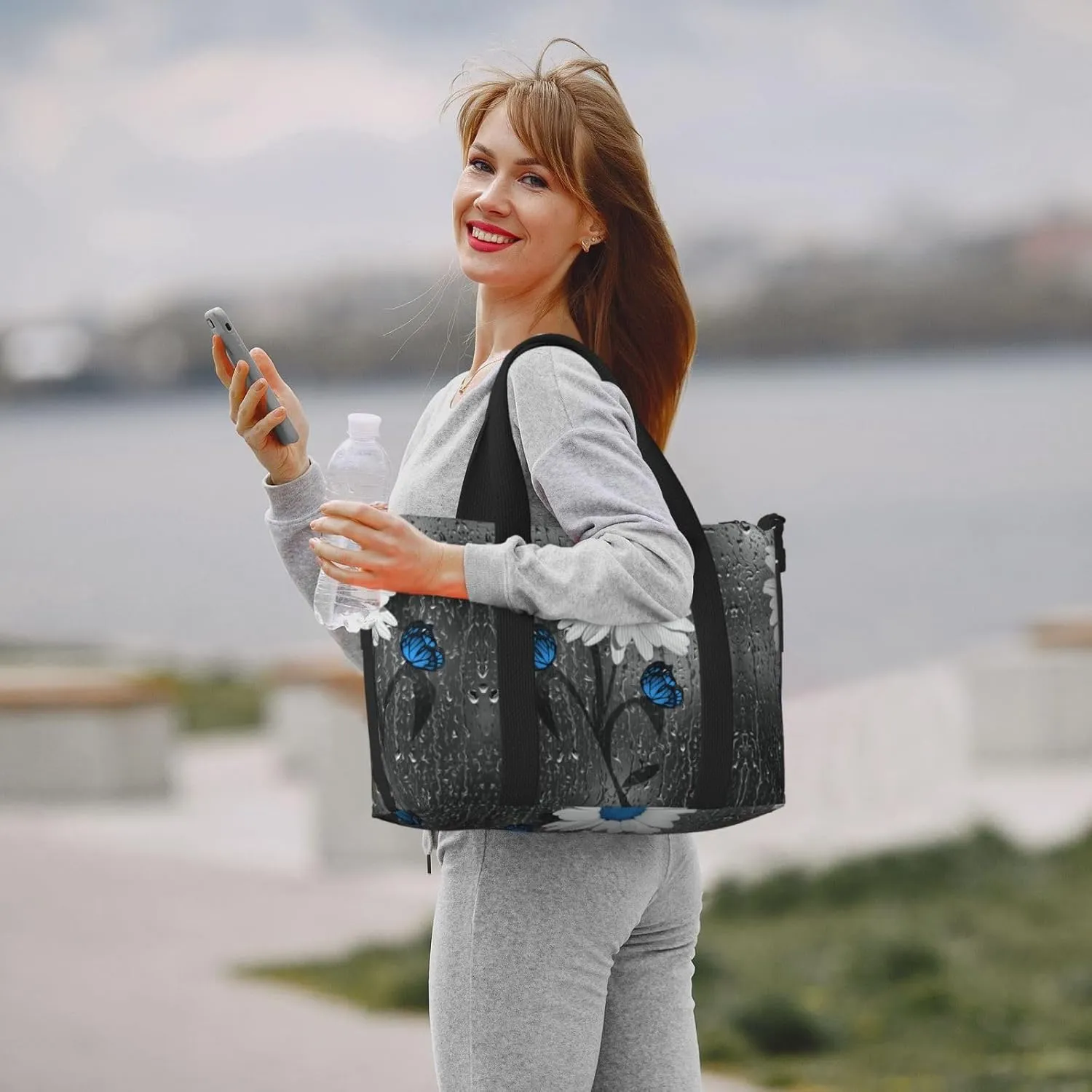 AMAZWI White Blue Daisy Hand Travel Bag For Men Women,Stylish Handheld Crossbody Travel Bag For Business Leisure Trave