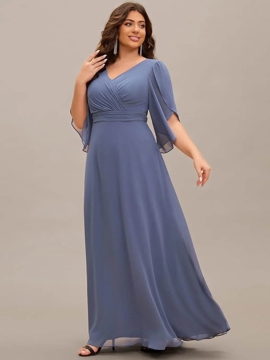 Ever-Pretty Plus Women's V Neck Chiffon Pleated A Line Maxi Plus Size Mother of The Bride Dresses with Sleeves 02270-DA