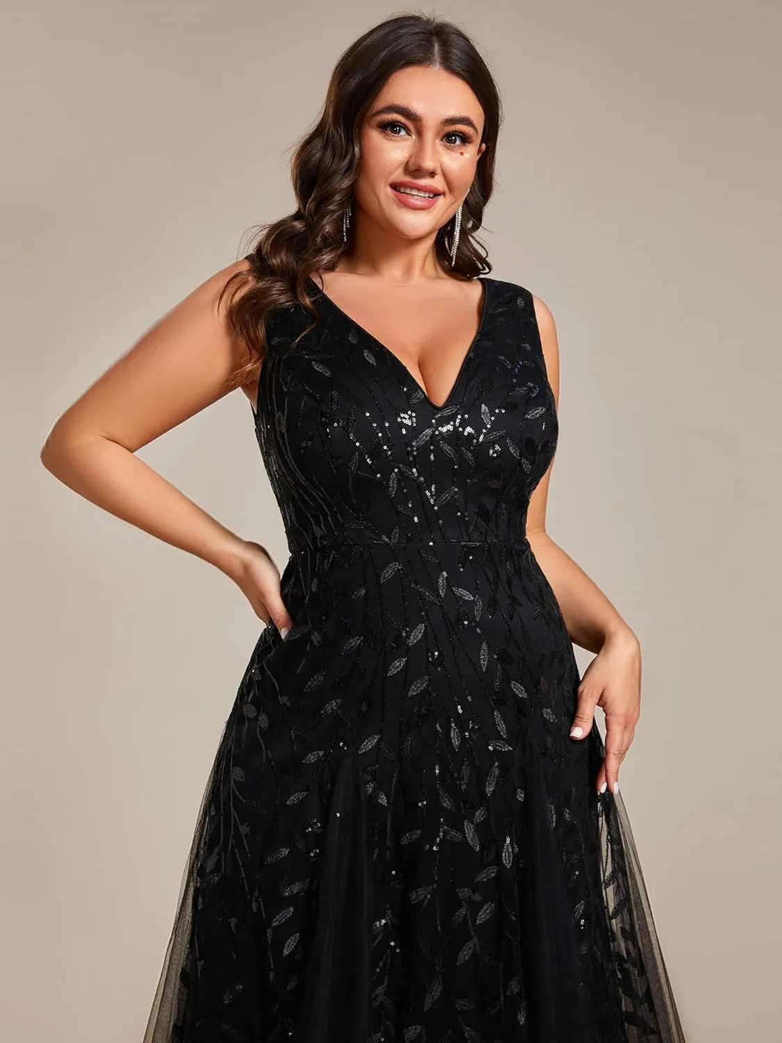 Ever-Pretty Plus Women's V Neck Sleeveless Embroidery A Line Plus Size Floor Length Evening Dresses 02130-DAPH