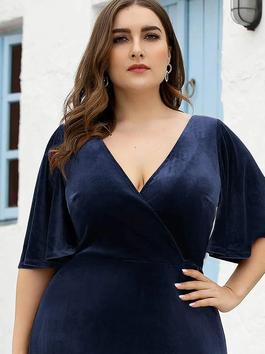 Ever-Pretty Women's Retro V-Neck Ruffles Sleeves A-line Velvet Maxi Winter Plus Size Formal Dress 00861-DA