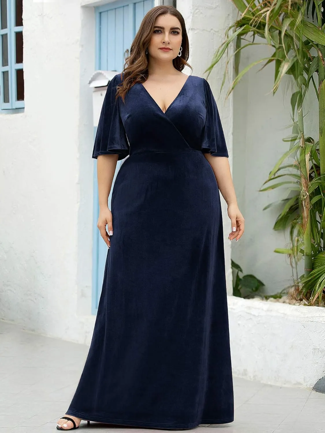 Ever-Pretty Women's Retro V-Neck Ruffles Sleeves A-line Velvet Maxi Winter Plus Size Formal Dress 00861-DA