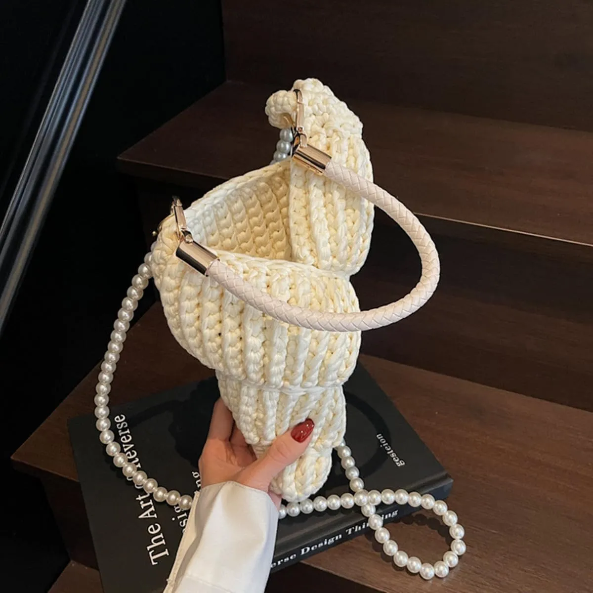 Handwoven Fashion Conch Bag for Women, Travel Necessary Shoulder Hand Bag, Lightweight Portable Crossbody Bag with Strap