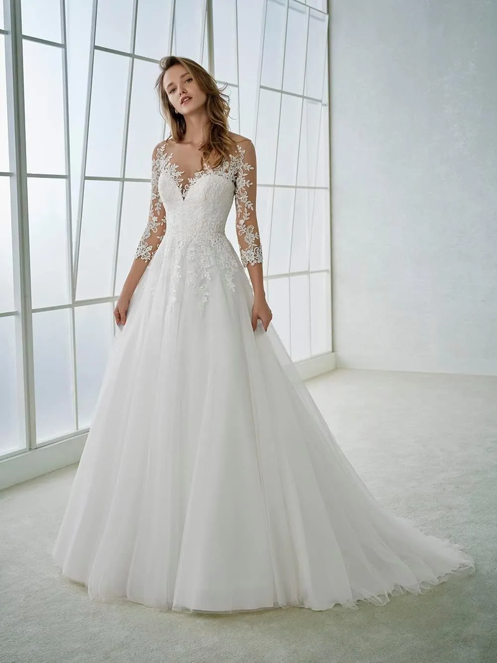Mermaid Long Sleeve Wedding Dresses for Bride Lace Applique V-Neck Boho Bridal Dress with Train