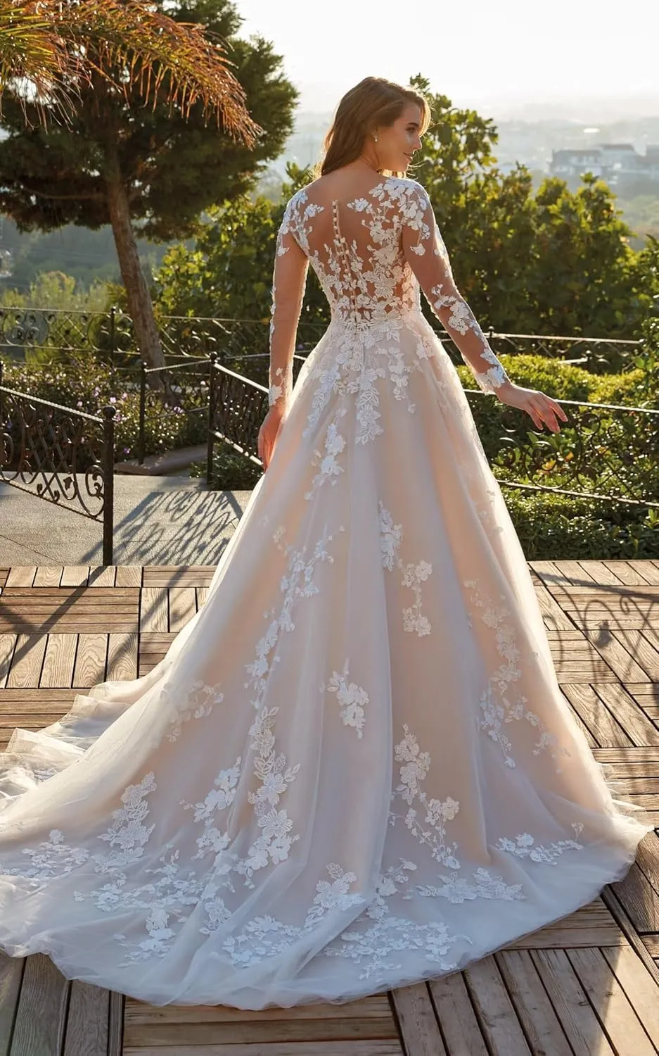 Mermaid Long Sleeve Wedding Dresses for Bride Lace Applique V-Neck Boho Bridal Dress with Train
