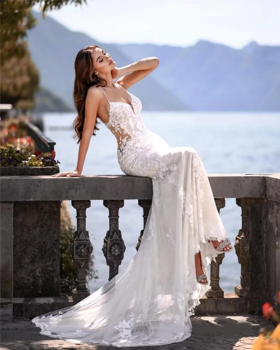 Mermaid Wedding Dresses for Bride Lace Beach Tulle Applique V-Neck Boho Bridal Dress for Bride with Train