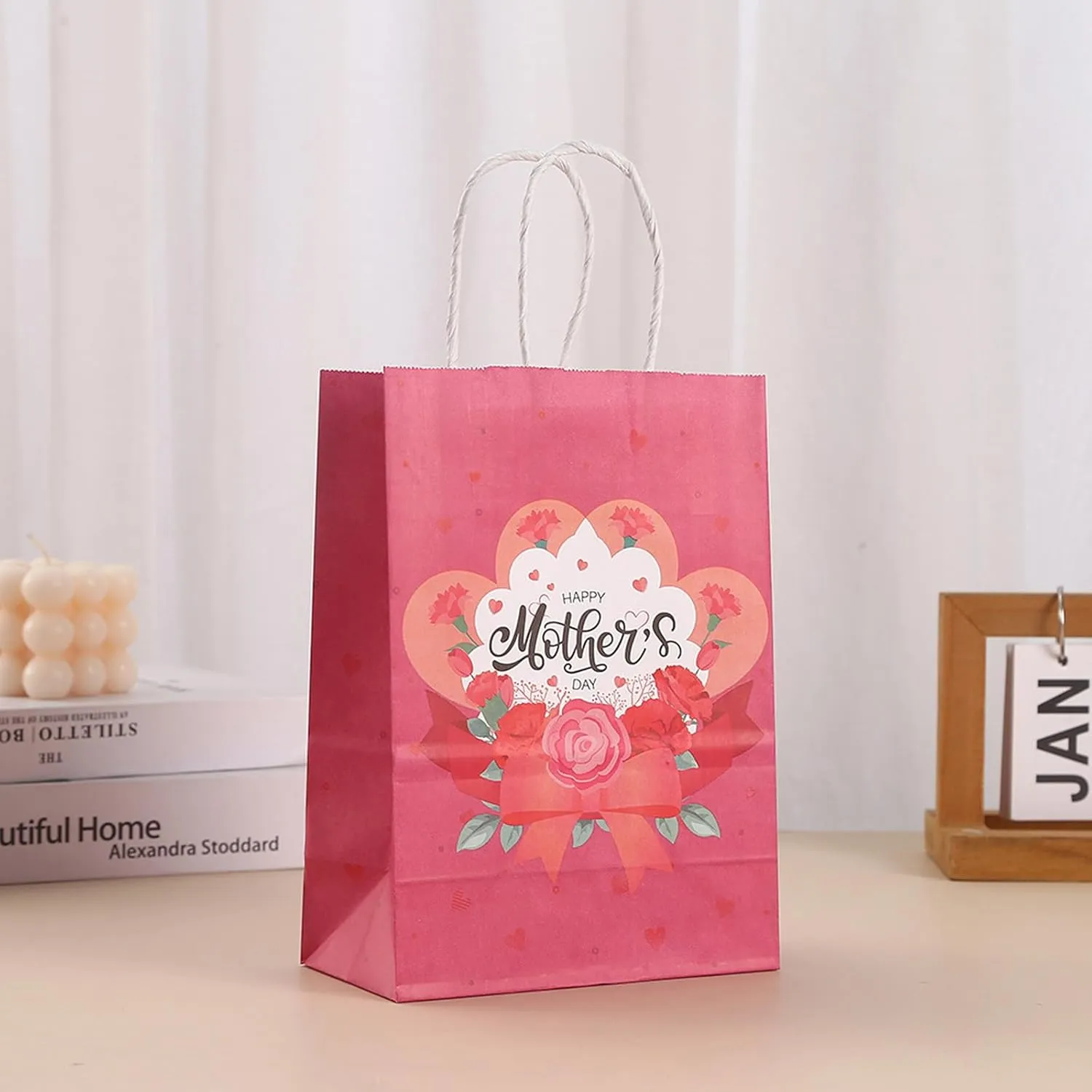piqiya 24pcs Mother's Day Gift Bags,Kraft Paper Gift Bags with Floral Heart Design,Mother's Day Party Bags,8.2x5.9x3.1 Inches
