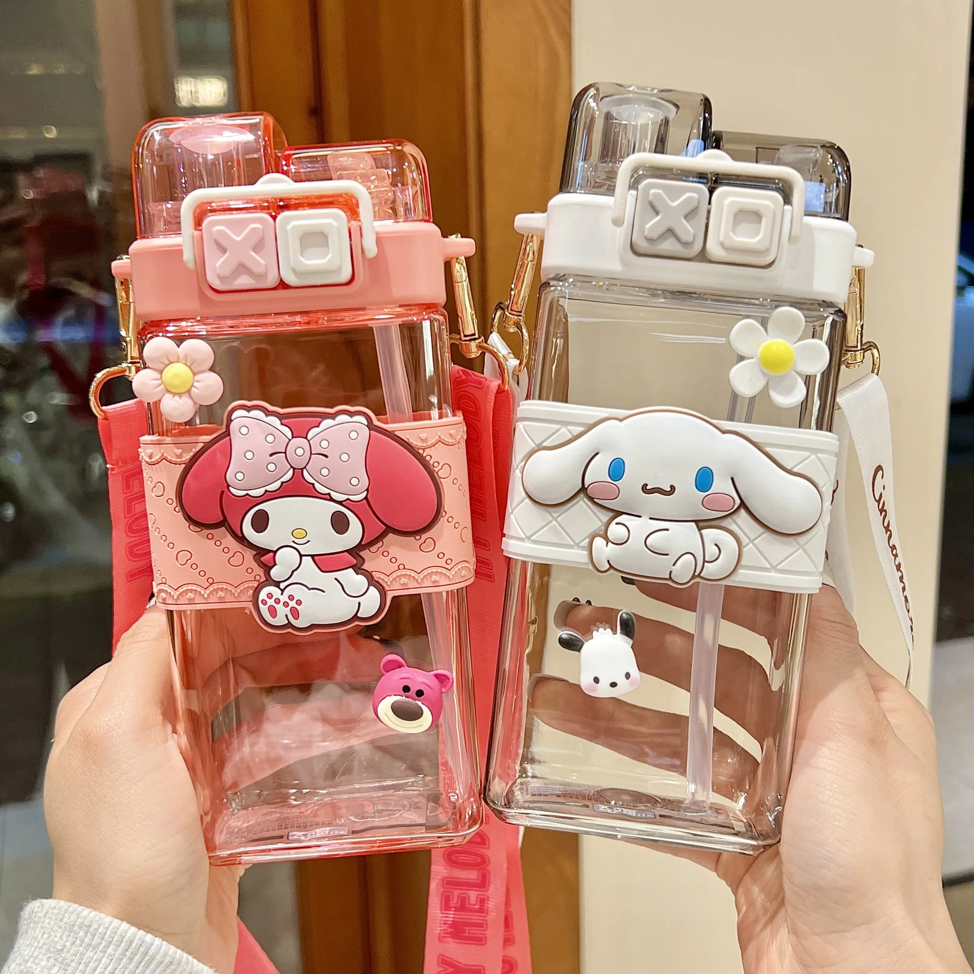 Premium Sanrio Cartoon Water Bottle – 520ML Double Drink Cup – Large Capacity Plastic Bottle for Students – Featuring Melody, Kuromi, Cinnamoroll & Onpompurin Characters – Cute and Functional Drinkware