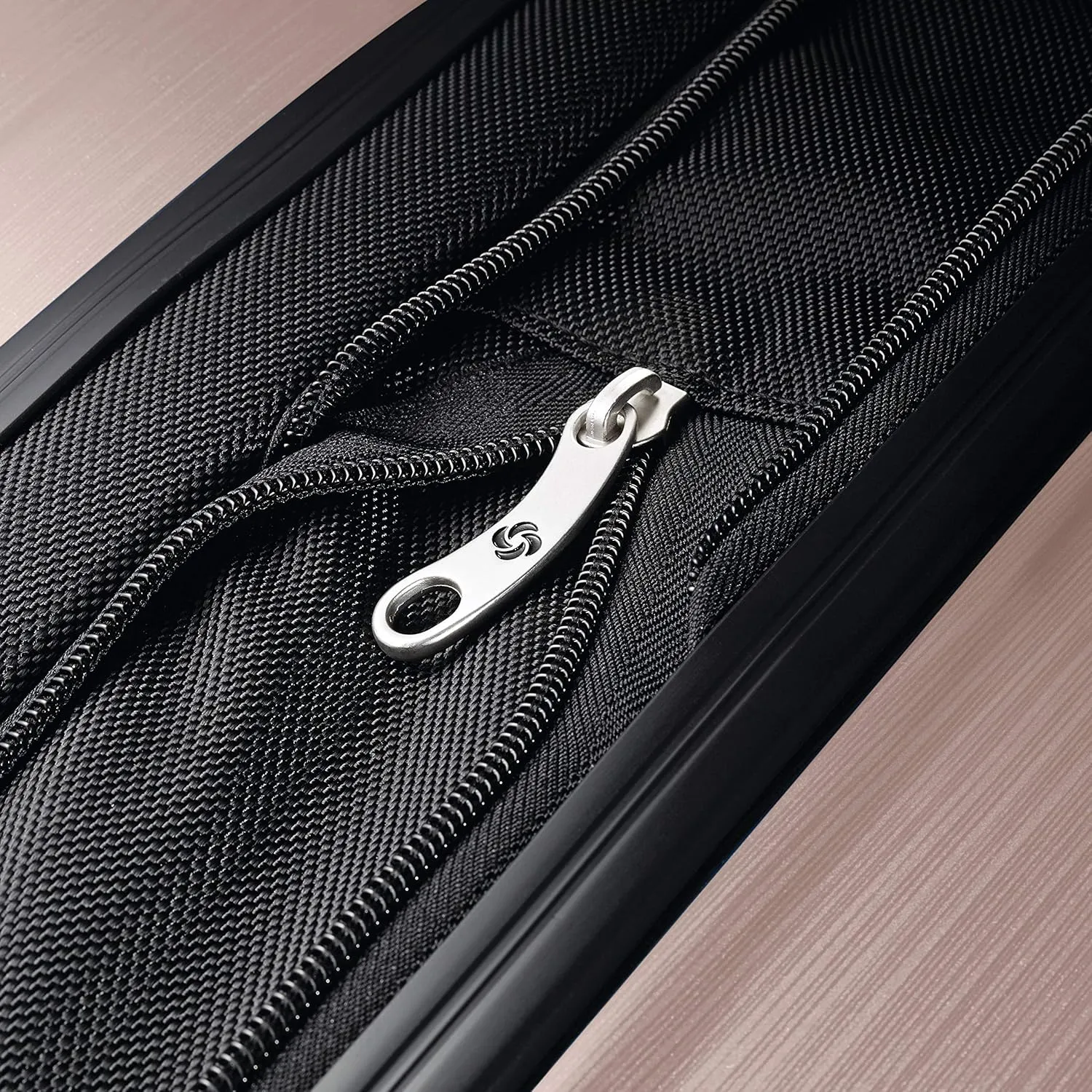 Samsonite Winfield 2 Hardside Expandable Luggage with Spinner Wheels, Artic Pink, Checked-Large 28-Inch
