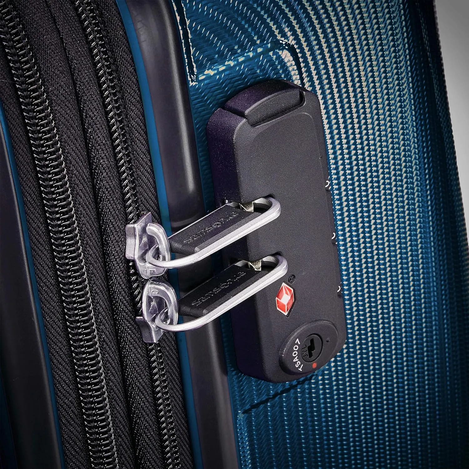 Samsonite Winfield 3 DLX Hardside Expandable Luggage with Spinners, Navy, Checked-Medium 25-Inch