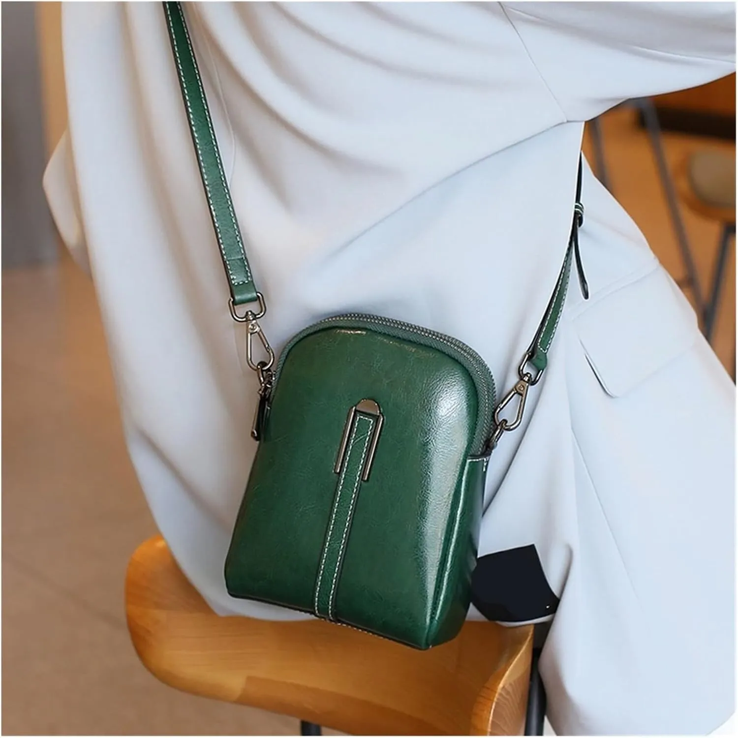 Summer Phone Bag Women's Oil Wax Cowhide Leather Crossbody Bag Fashionable and Casual Shoulder Bagladies' Small