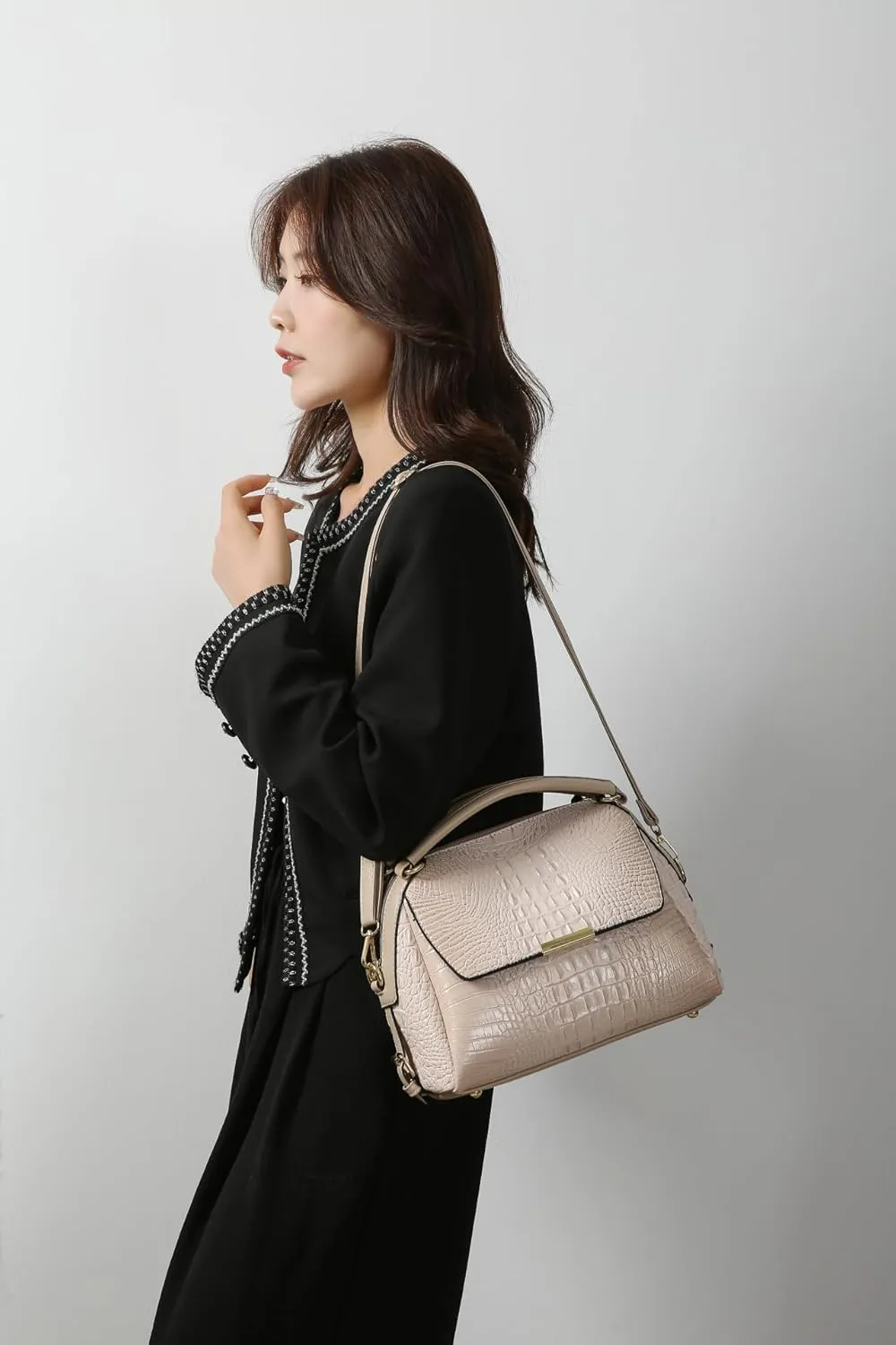 Women's Crocodile Style Handbags: Fashionable Large Capacity Tote Bags with Adjustable Shoulder Strap