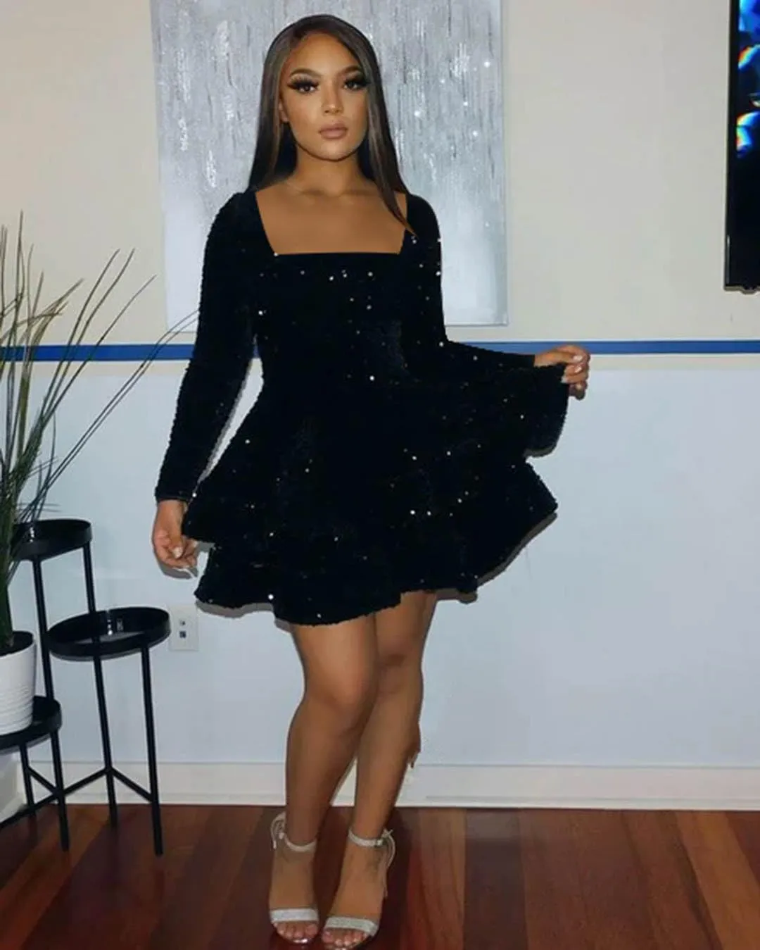 Women's Sparkly Sequin Long Sleeve Homecoming Dresses for Teens Glitter Tiered Short A-Line Formal Cocktail Prom Dress